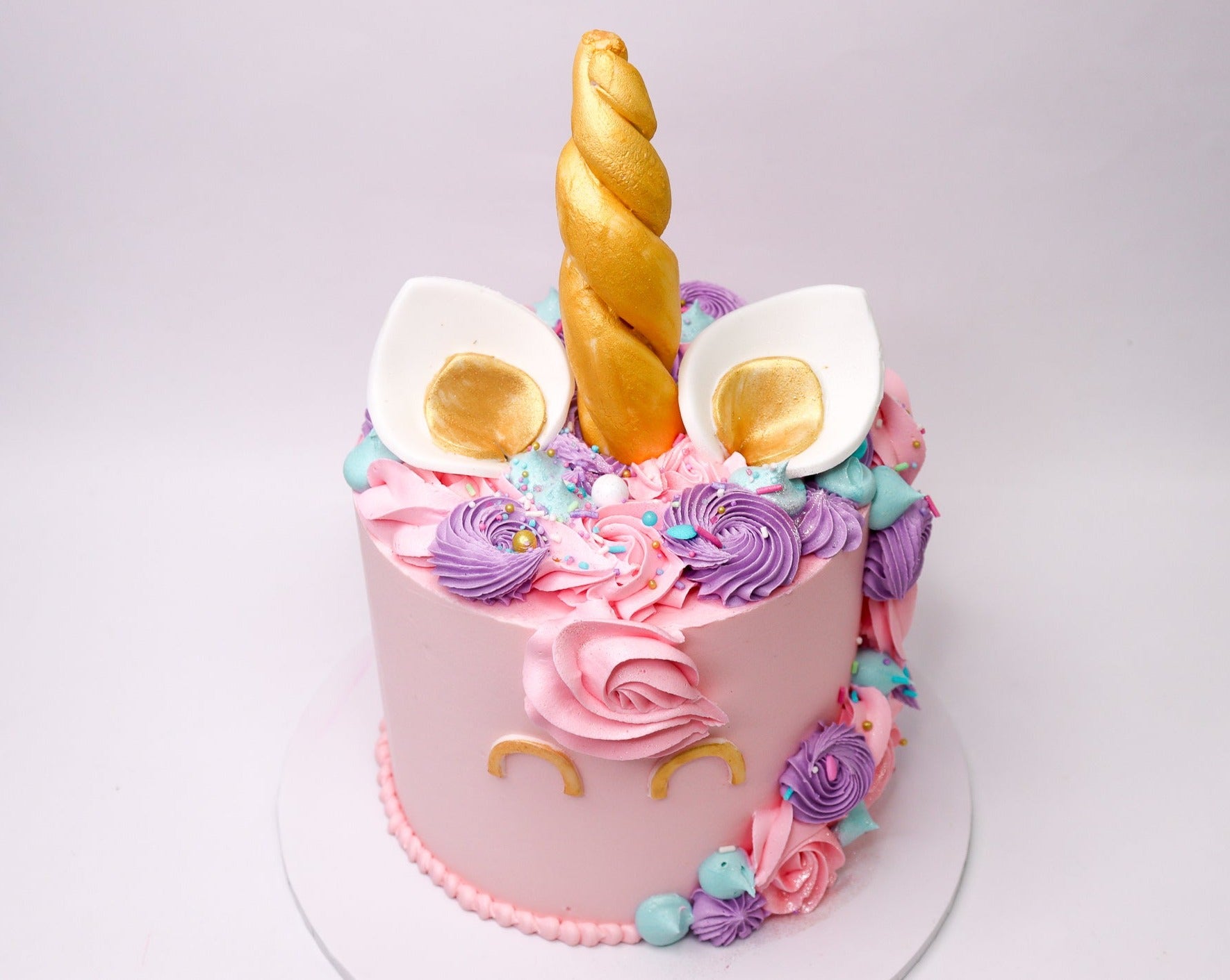 With love, Unicorn my creation for @thedessertstory #unicorncakes # unicorncake | Kuchen und torten, Kuchen und torten rezepte, Süße kuchen