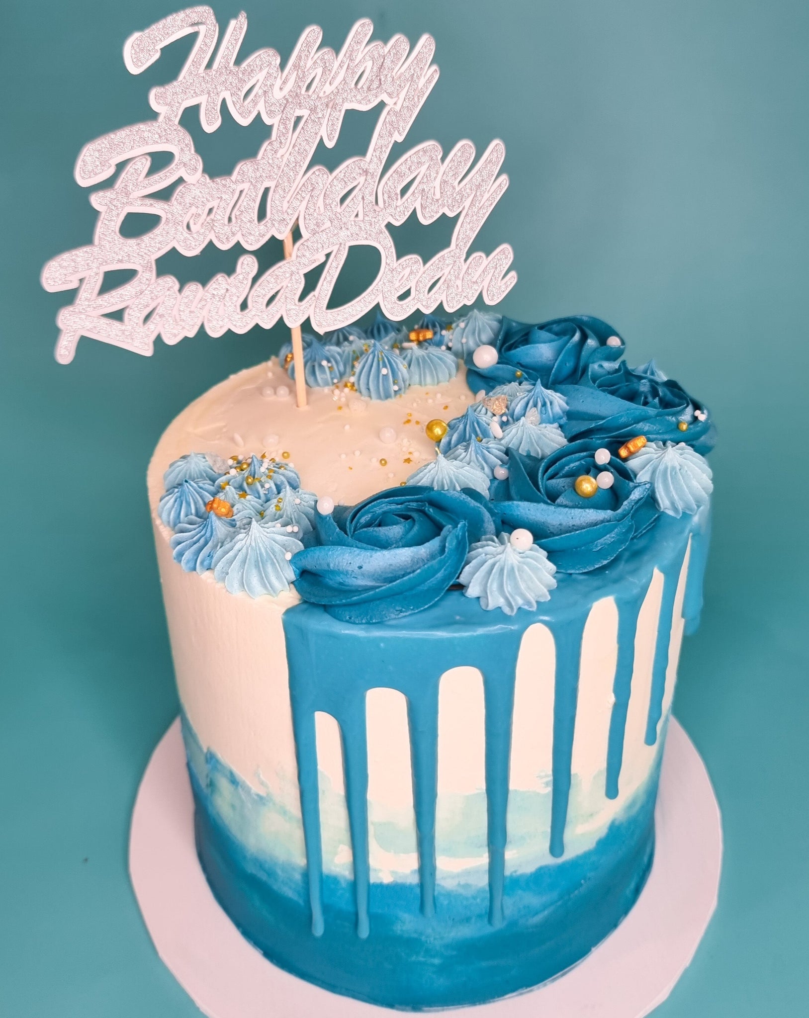 55+ Cute Cake Ideas For Your Next Party : Drip Cake for 18th Birthday